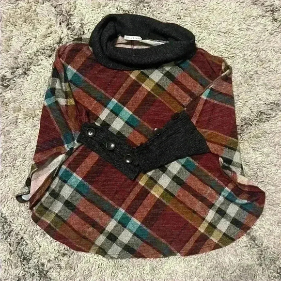 Chris and Carol top perfect for Fall size large (C119) - Picture 2 of 5